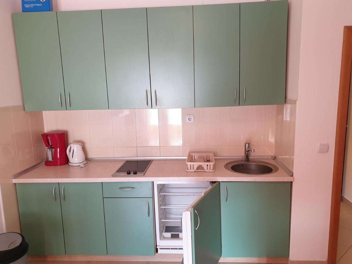 Apartments Knezovic Gradac  Eksteriør billede