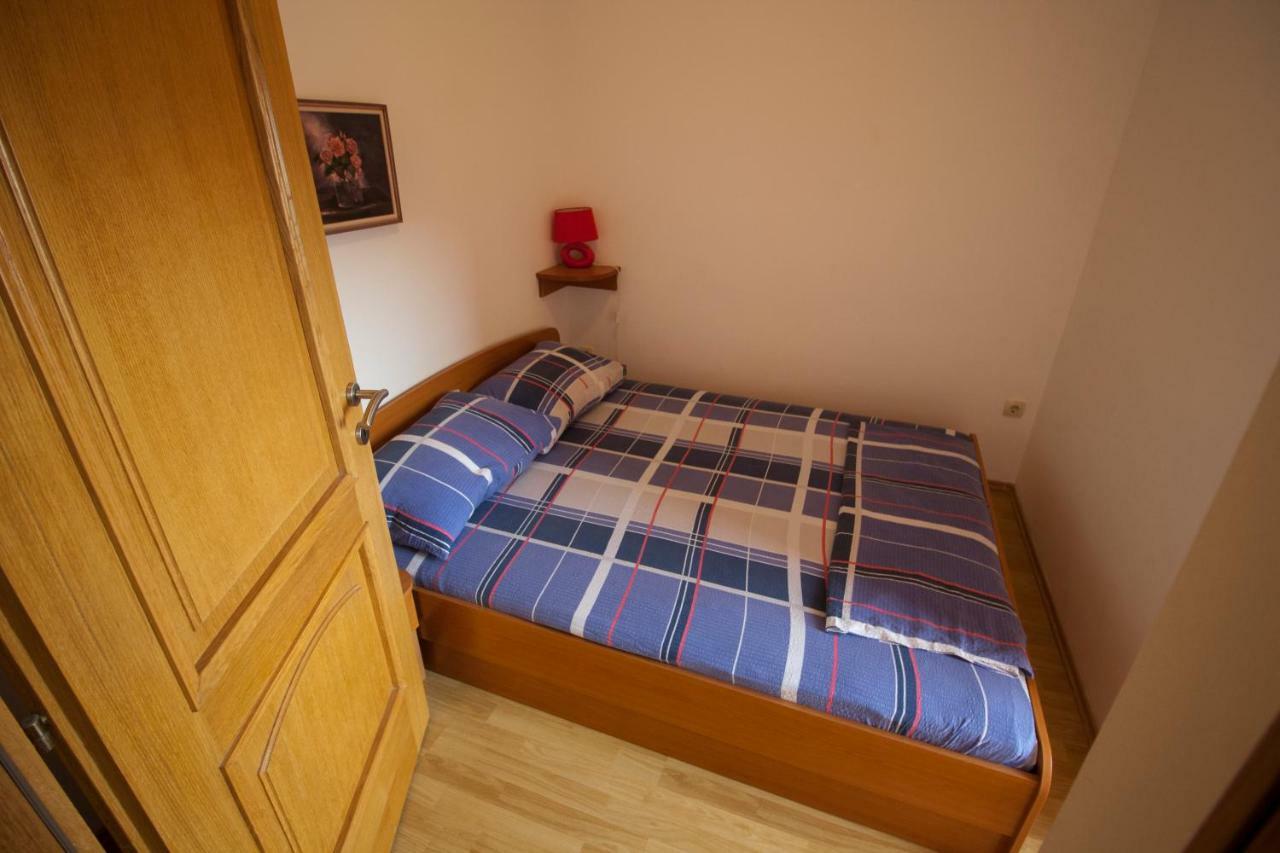 Apartments Knezovic Gradac  Eksteriør billede