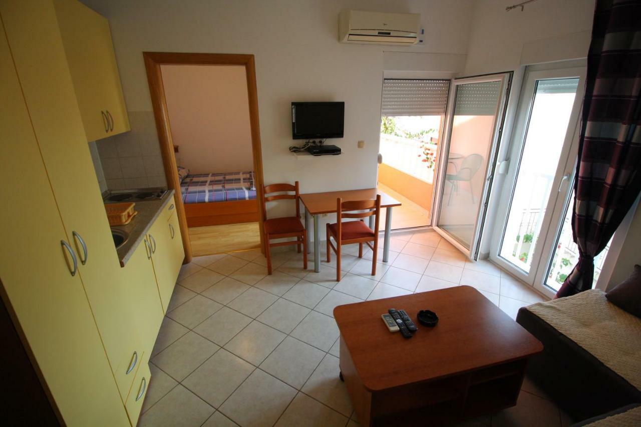 Apartments Knezovic Gradac  Eksteriør billede