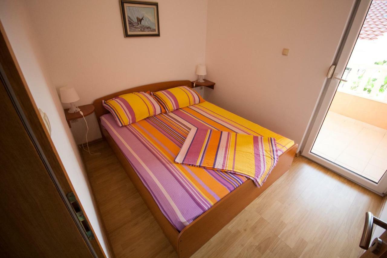 Apartments Knezovic Gradac  Eksteriør billede