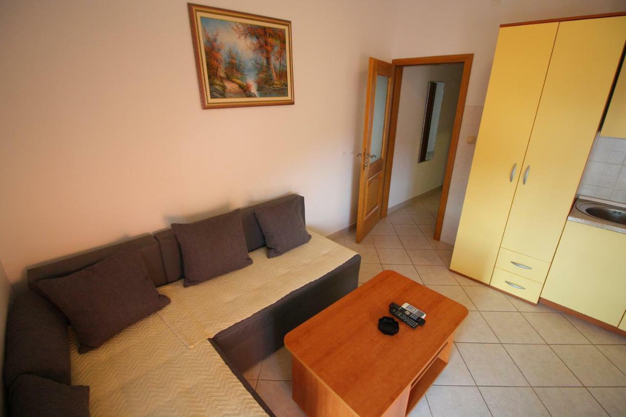 Apartments Knezovic Gradac  Eksteriør billede