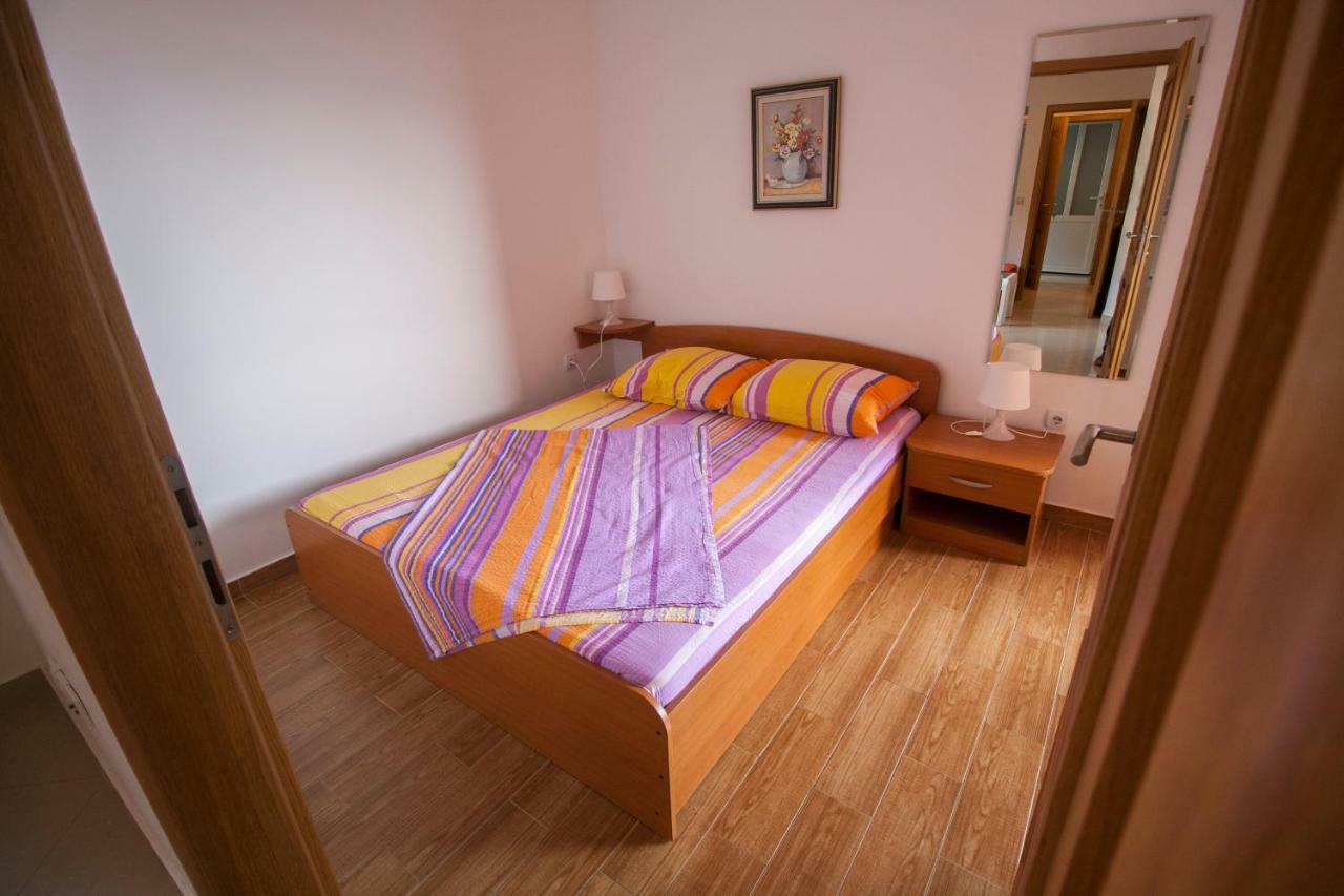 Apartments Knezovic Gradac  Eksteriør billede