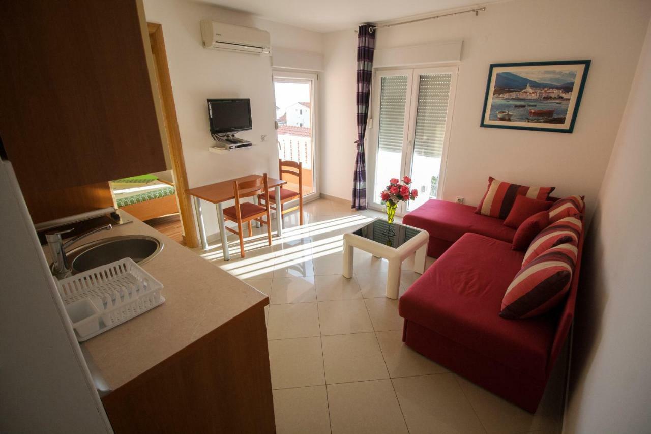 Apartments Knezovic Gradac  Eksteriør billede