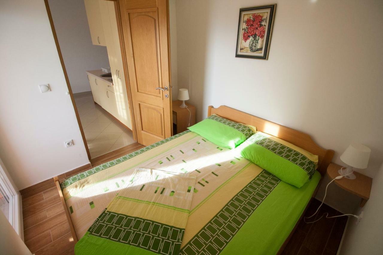 Apartments Knezovic Gradac  Eksteriør billede
