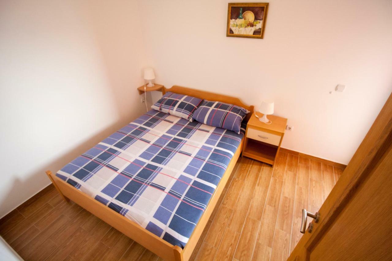Apartments Knezovic Gradac  Eksteriør billede