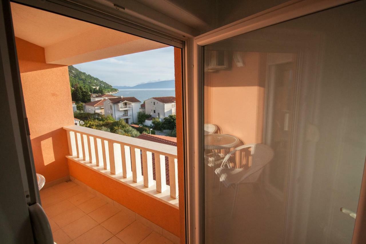 Apartments Knezovic Gradac  Eksteriør billede