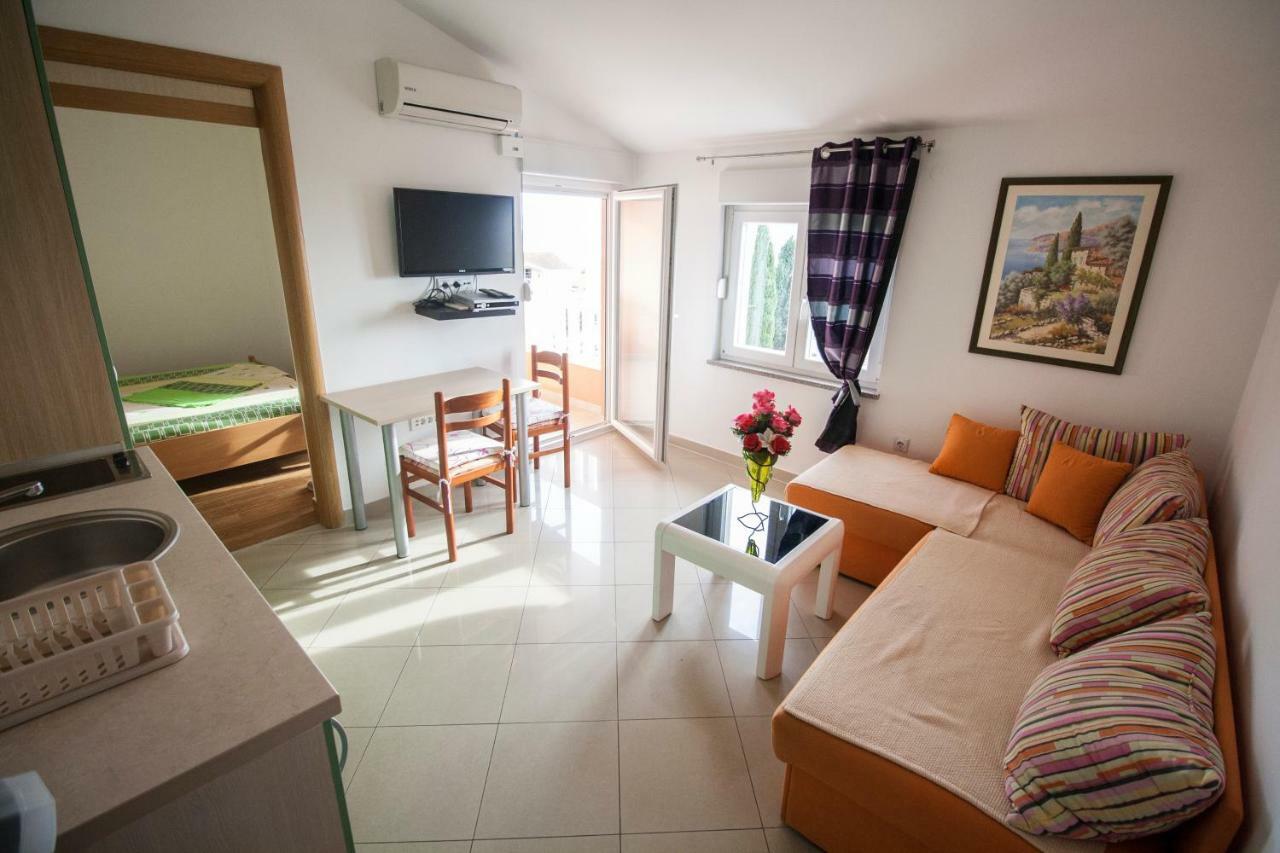 Apartments Knezovic Gradac  Eksteriør billede