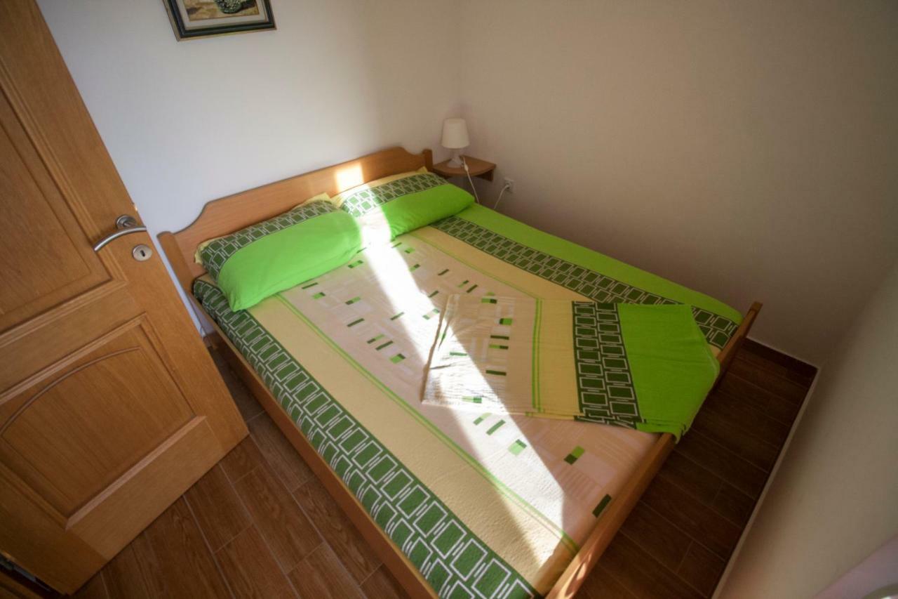 Apartments Knezovic Gradac  Eksteriør billede