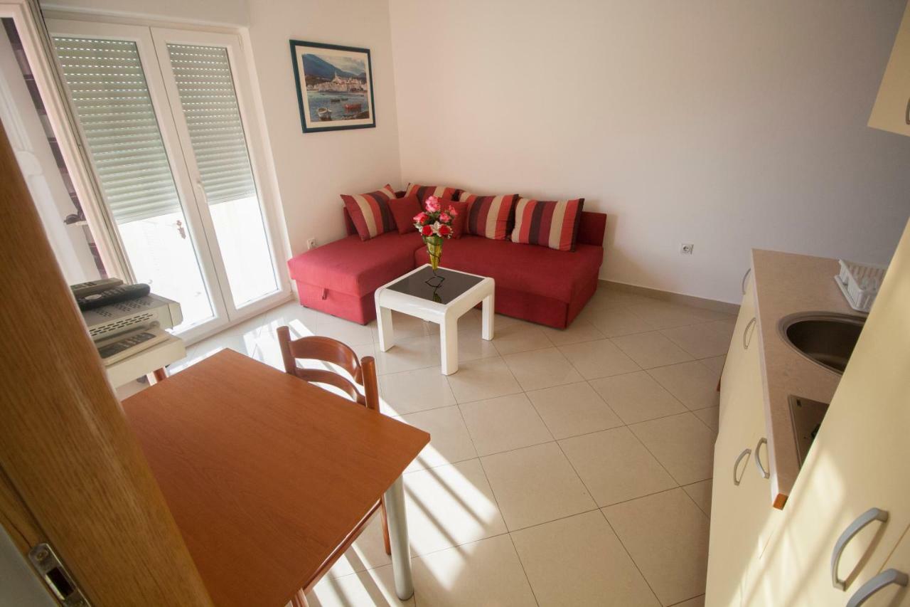 Apartments Knezovic Gradac  Eksteriør billede