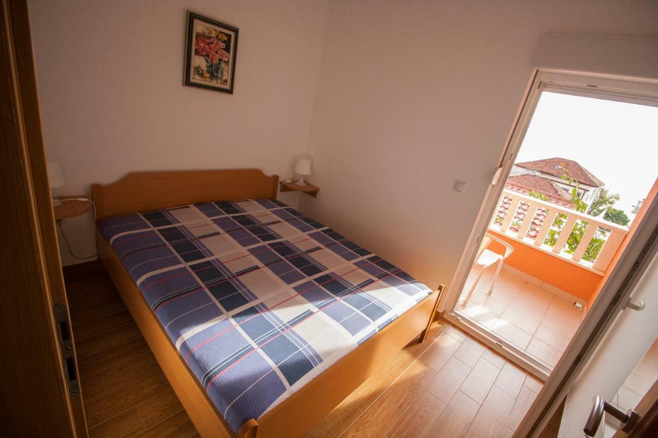 Apartments Knezovic Gradac  Eksteriør billede