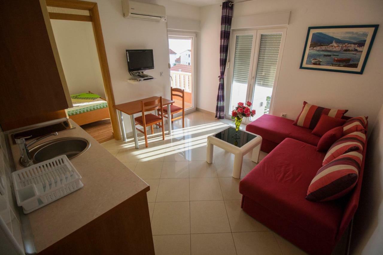 Apartments Knezovic Gradac  Eksteriør billede