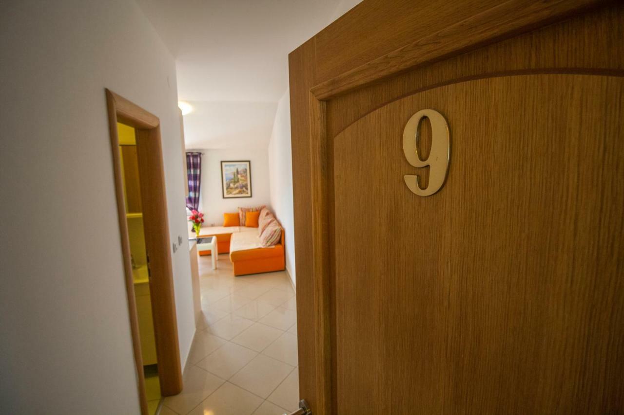 Apartments Knezovic Gradac  Eksteriør billede